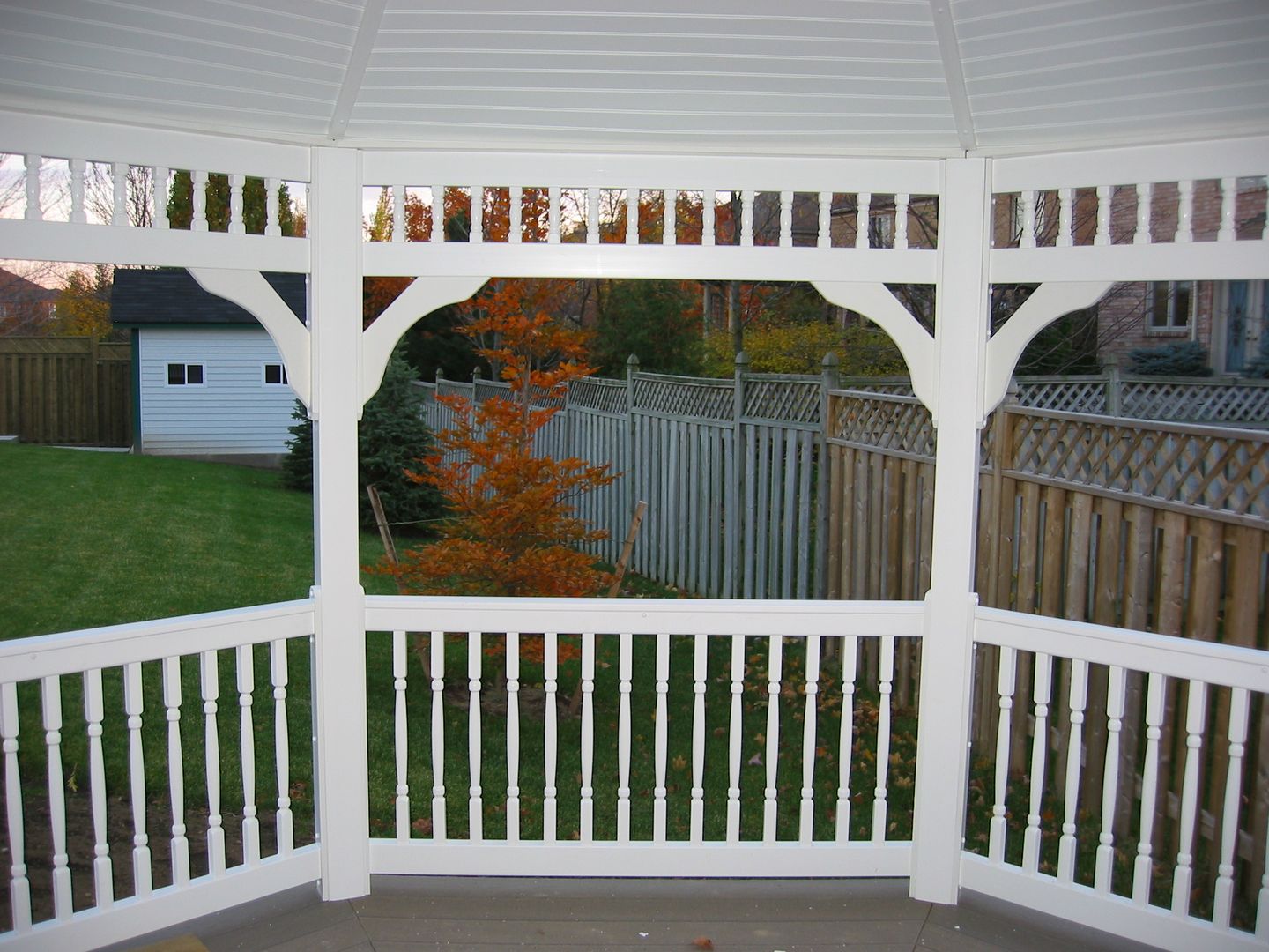 10 foot white vinyl octagon gazebo interior