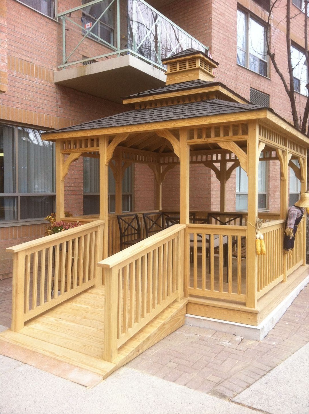 wooden rectangle gazebo