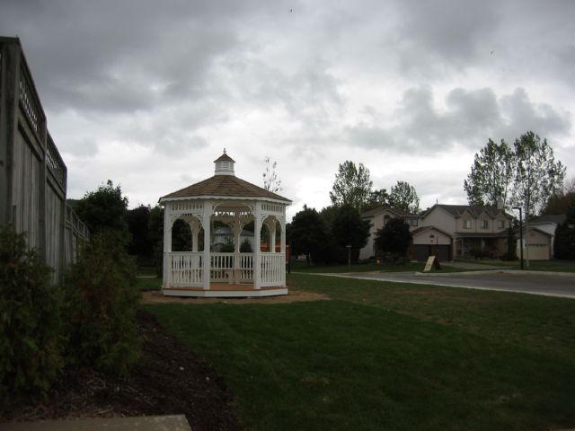 10 foot white vinyl octagon gazebo